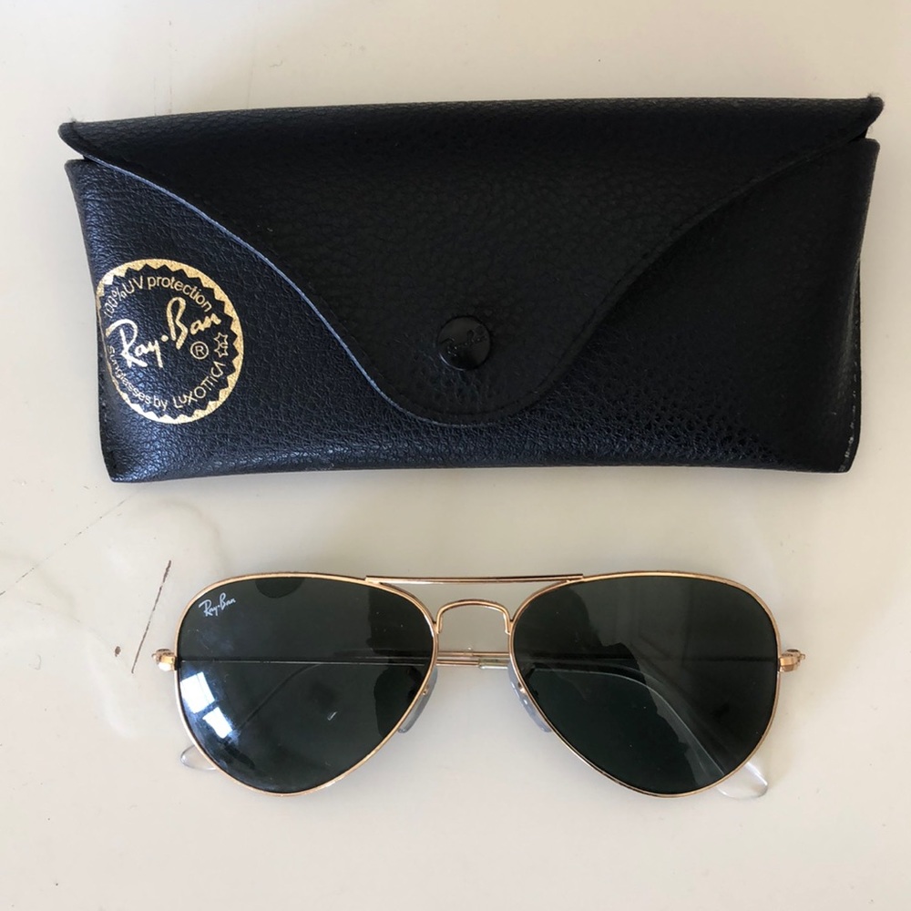 classic gold rimmed ray ban aviators